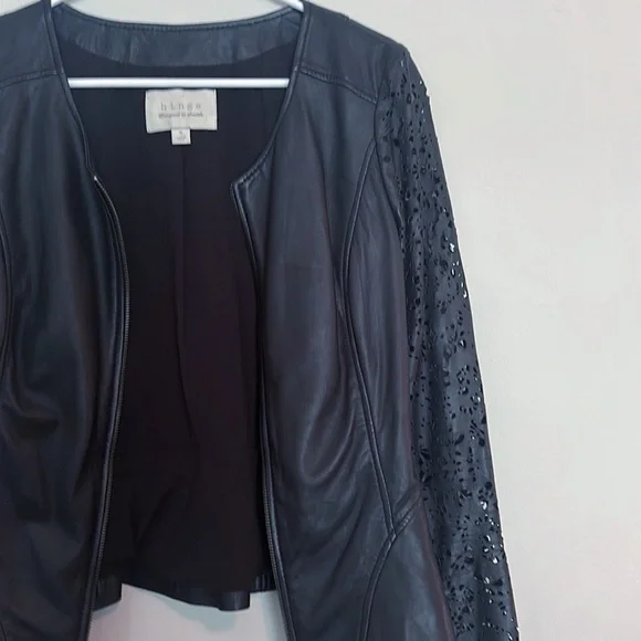 HINGE Seattle Black 💯 Leather Moto Jacket Cut Out Sleeve Women size Medium - Picture 3 of 8